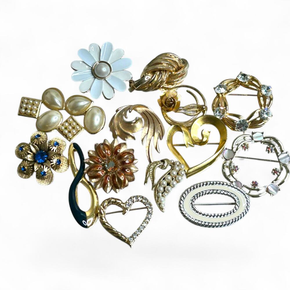 Vintage Brooches Mixed Lot Good Wearable Condition Various Vintage Ages
